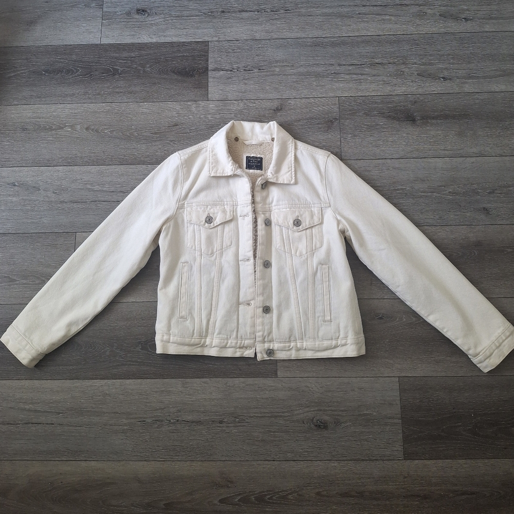 Abercrombie & Fitch Off-White Sherpa-Lined Jacket